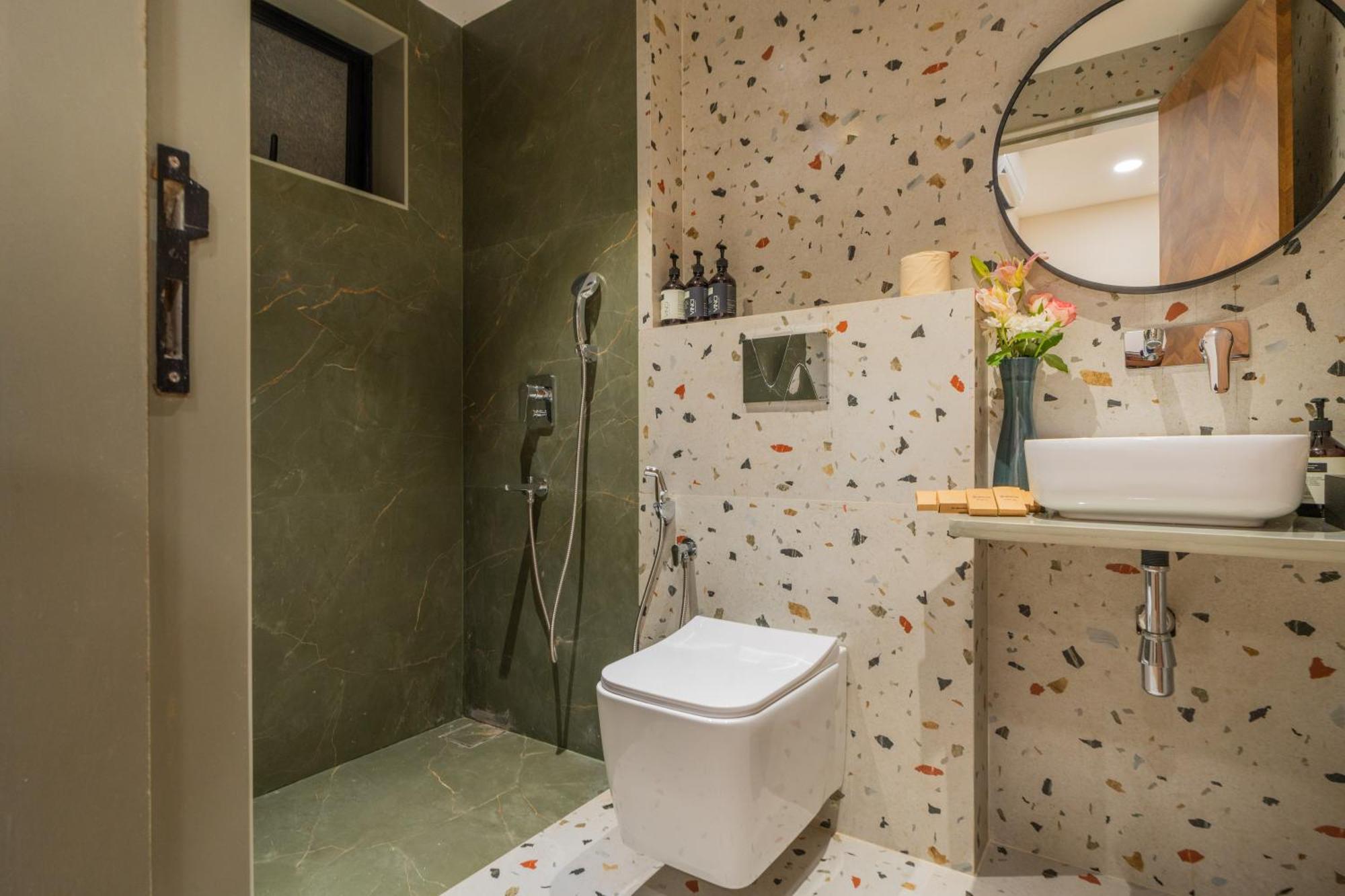 Elivaas 1 Bhk With Rooftop Pool - Kamerios Verano Apartment *