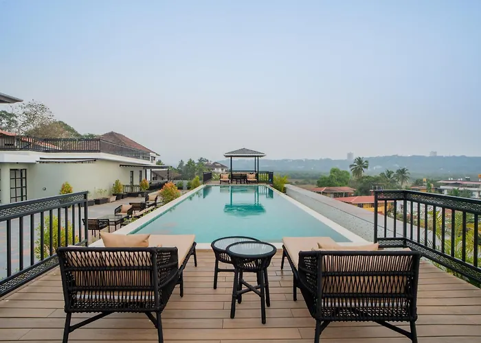 Elivaas 1 Bhk With Rooftop Pool - Kamerios Verano