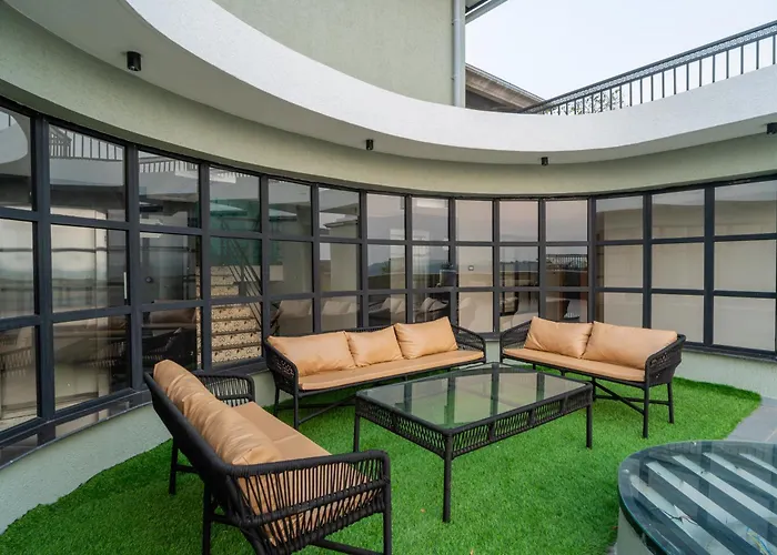 Elivaas 1 Bhk With Rooftop Pool - Kamerios Verano