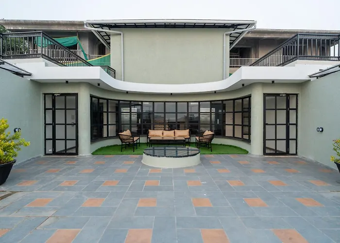 Elivaas 1 Bhk With Rooftop Pool - Kamerios Verano