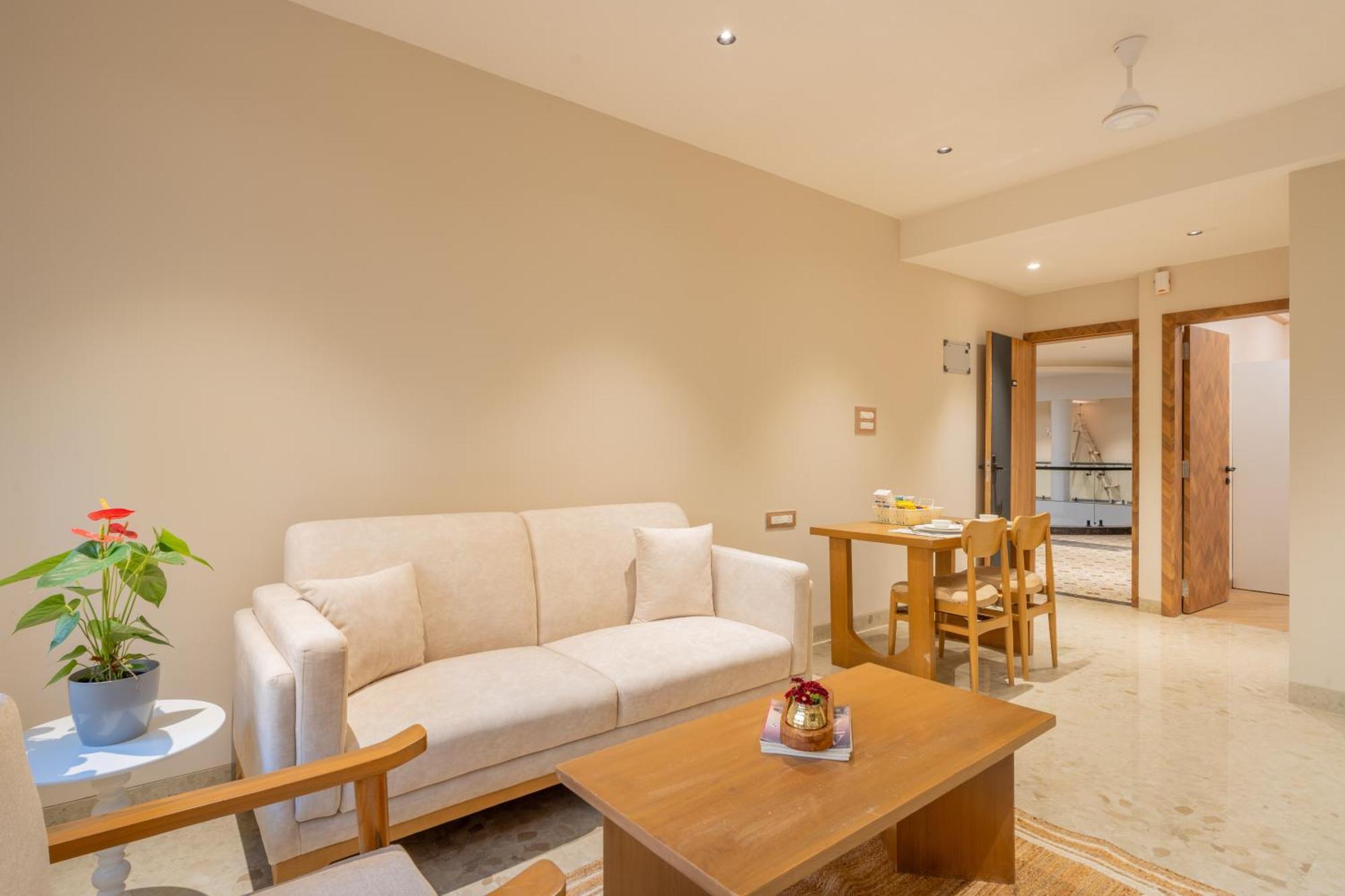 Elivaas 1 Bhk With Rooftop Pool - Kamerios Verano * Nerul (Goa)