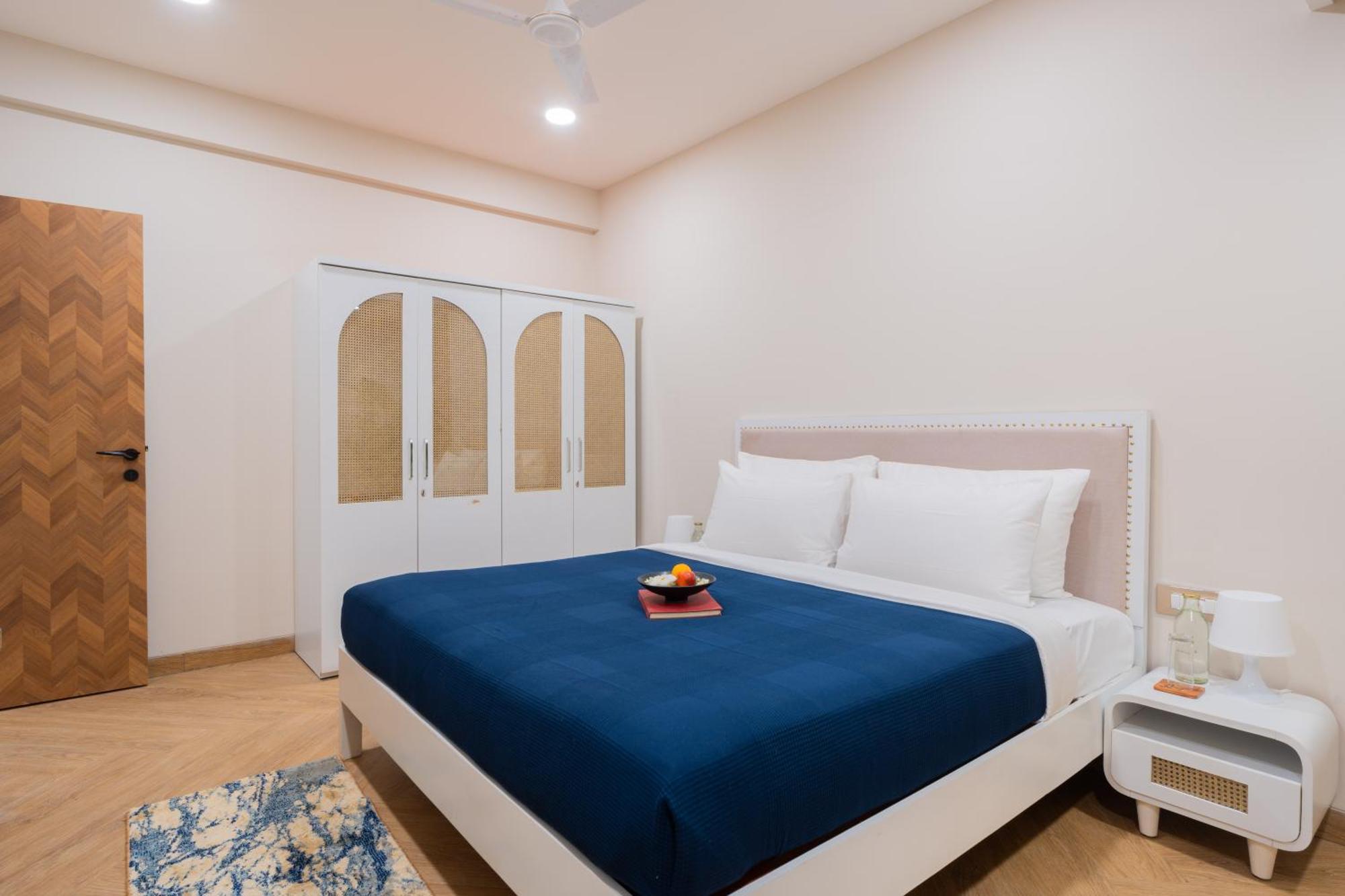 Elivaas 1 Bhk With Rooftop Pool - Kamerios Verano *