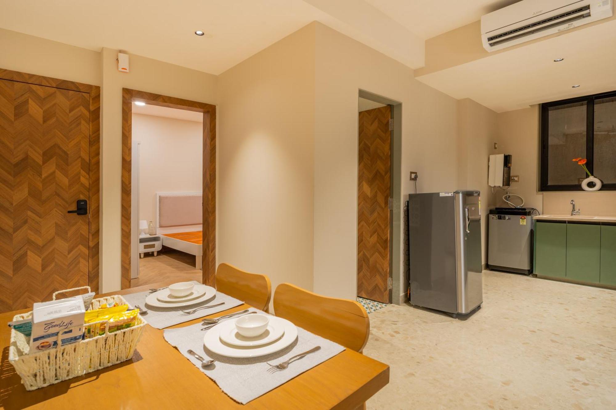 Elivaas 1 Bhk With Rooftop Pool - Kamerios Verano Apartment