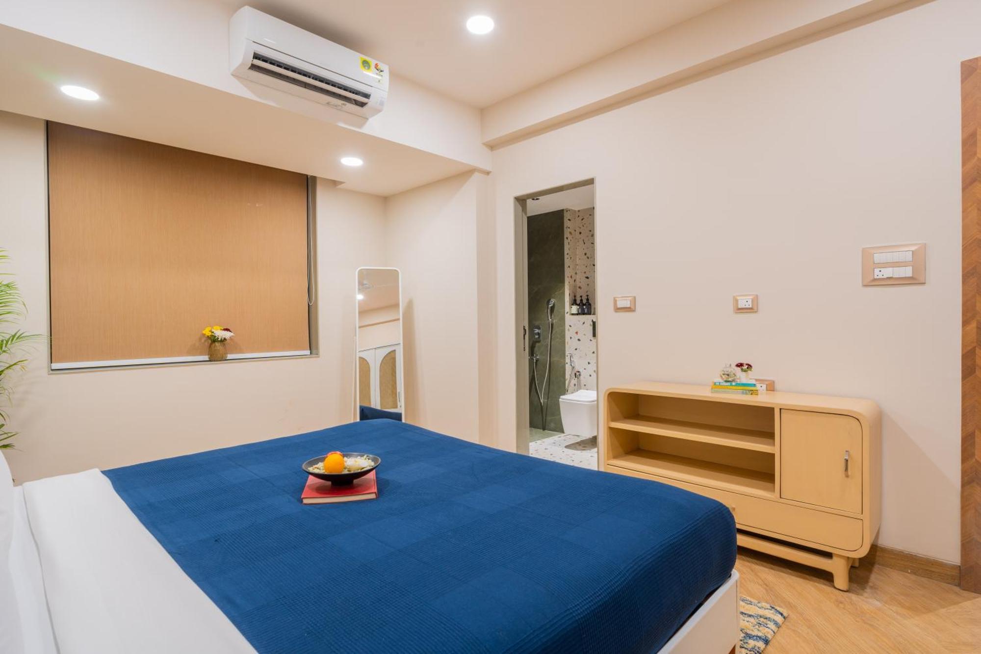 Elivaas 1 Bhk With Rooftop Pool - Kamerios Verano Apartment