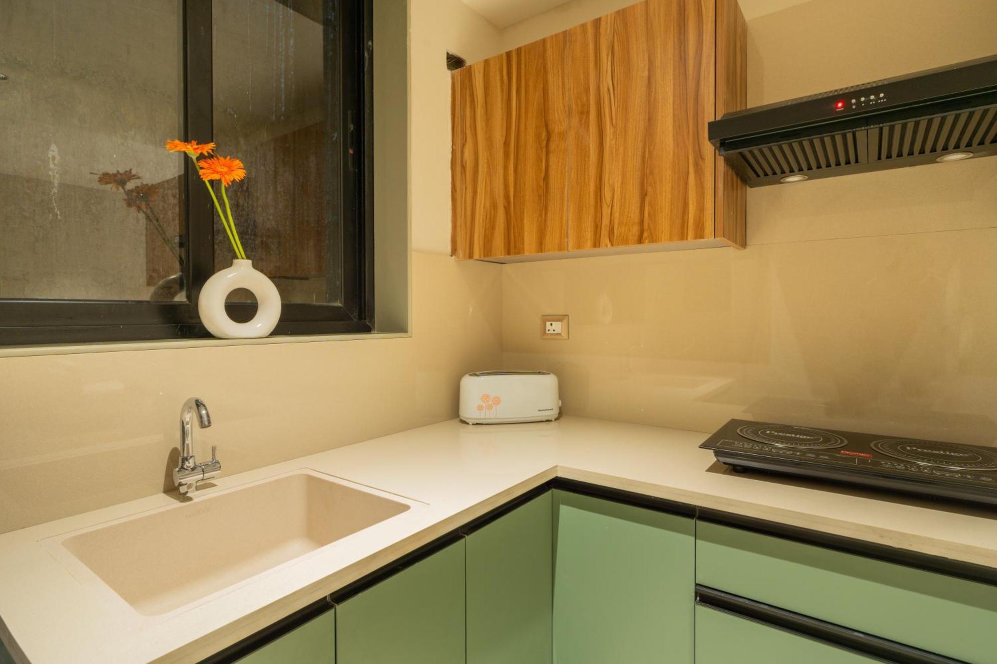 Elivaas 1 Bhk With Rooftop Pool - Kamerios Verano Apartment *