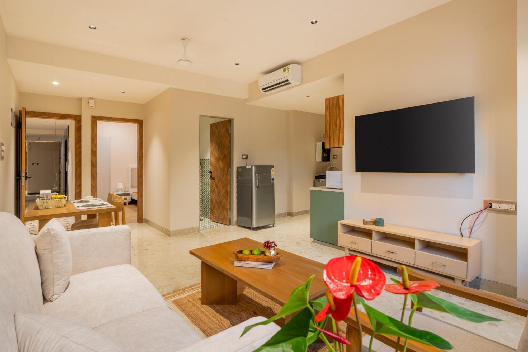 Elivaas 1 Bhk With Rooftop Pool - Kamerios Verano