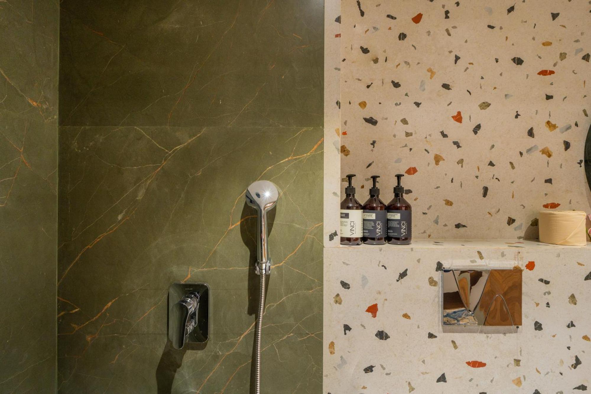 Elivaas 1 Bhk With Rooftop Pool - Kamerios Verano * Nerul (Goa)