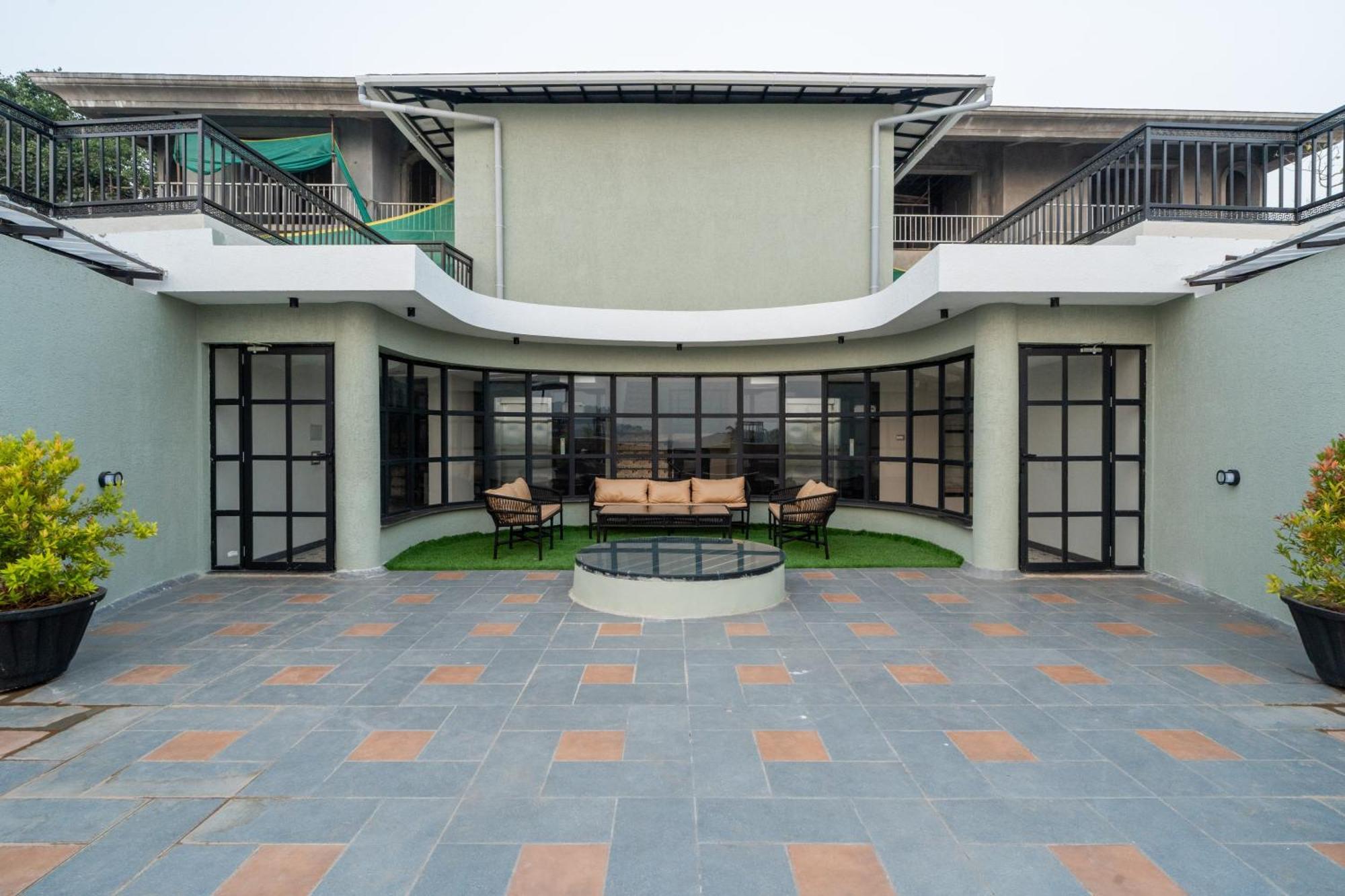 Elivaas 1 Bhk With Rooftop Pool - Kamerios Verano Apartment Nerul (Goa)