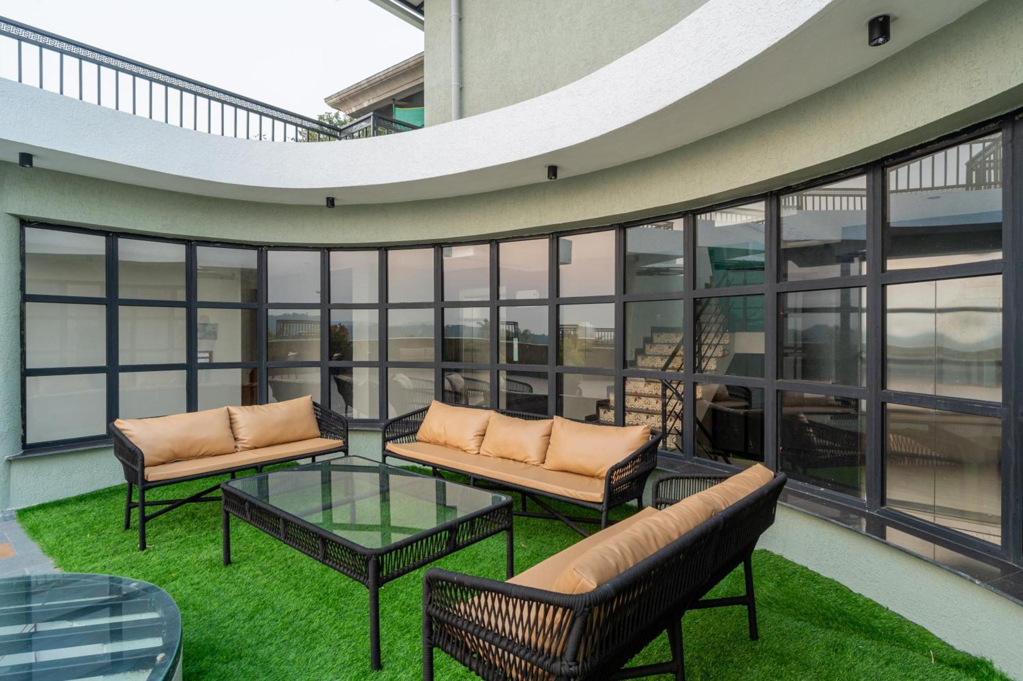 Elivaas 1 Bhk With Rooftop Pool - Kamerios Verano *