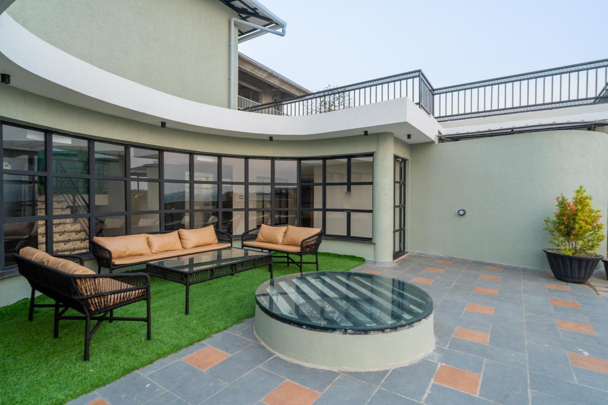 Elivaas 1 Bhk With Rooftop Pool - Kamerios Verano Nerul (Goa)