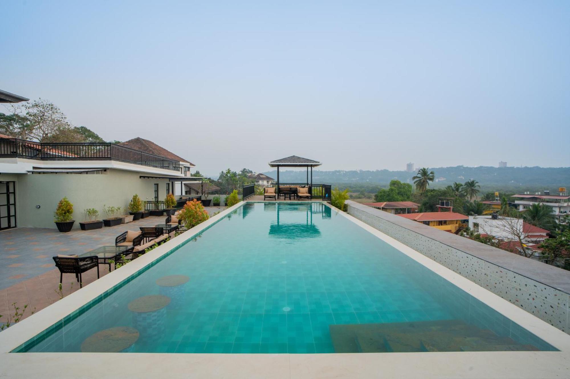 Elivaas 1 Bhk With Rooftop Pool - Kamerios Verano * Nerul (Goa)